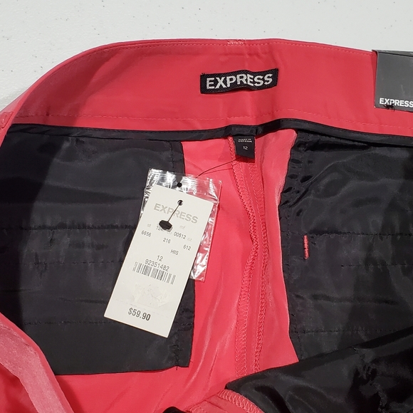 Express Shorts - Picture 5 of 6